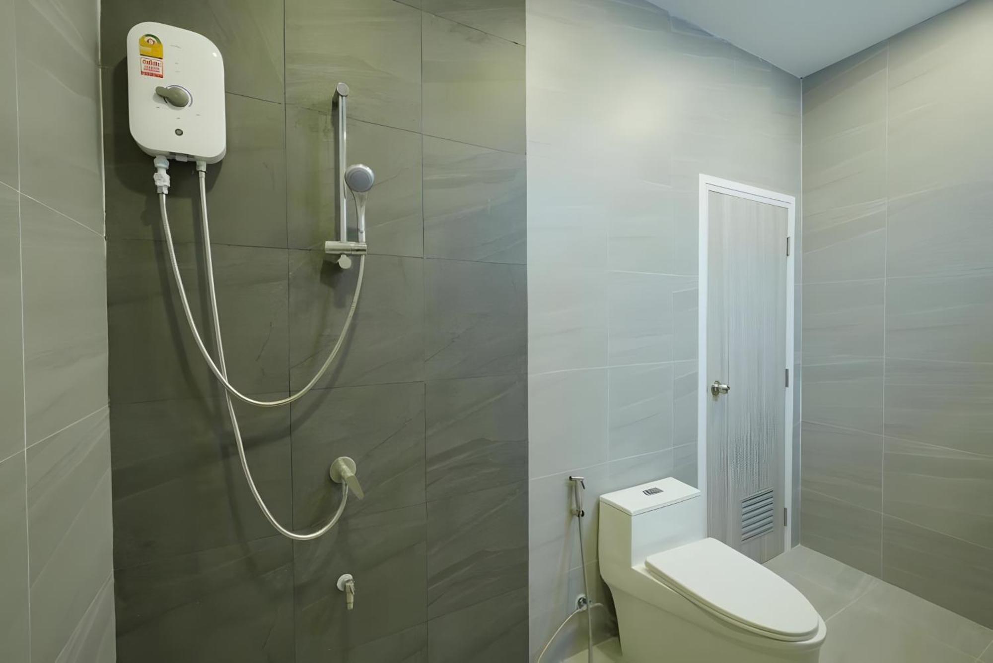 Hidden Dragon V Yaowarat Road Apartment Bangkok Luaran gambar