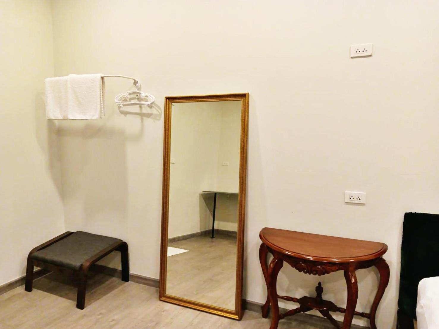 Hidden Dragon V Yaowarat Road Apartment Bangkok Luaran gambar